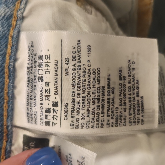 Levi's Blue Jean Shorts Distressed High-Waisted Size 32! - Picture 4 of 10